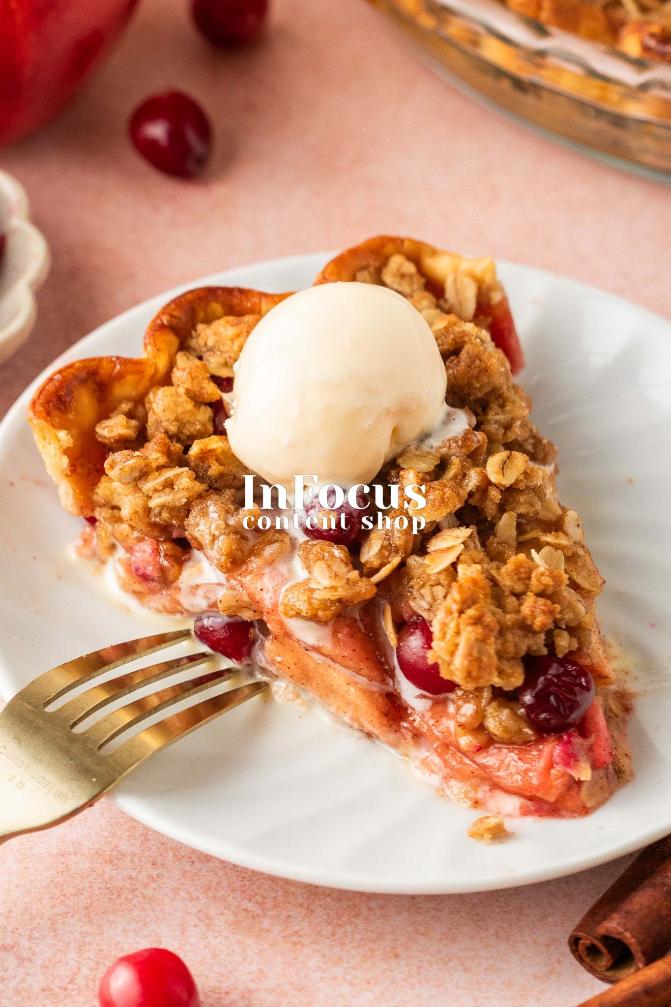 Apple Cranberry Crumble Pie- Exclusive
