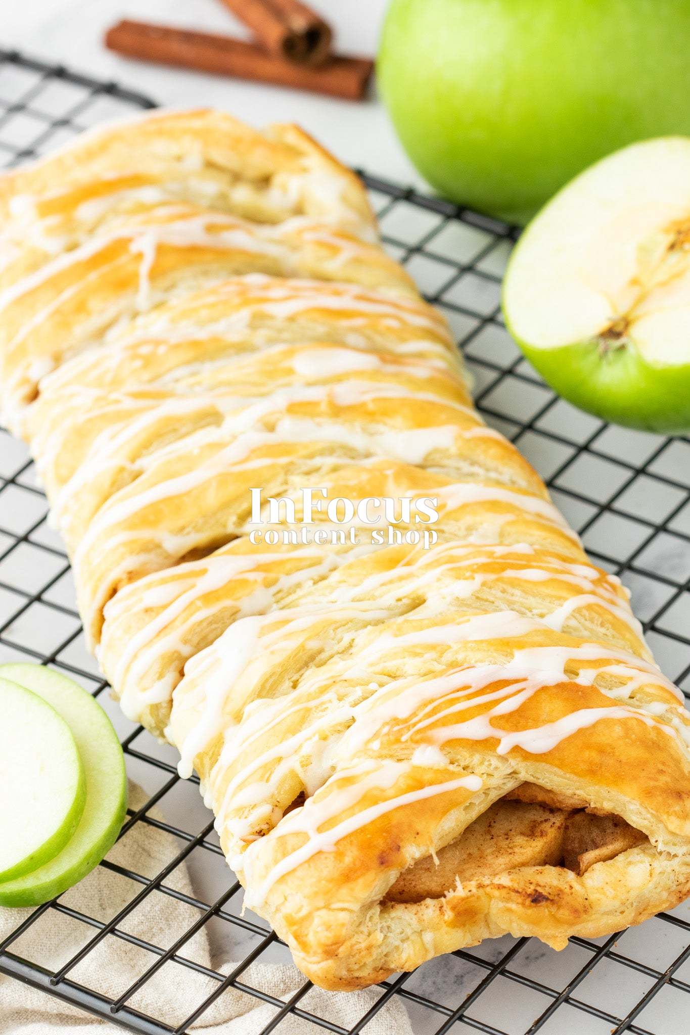 Apple Strudel- Exclusive