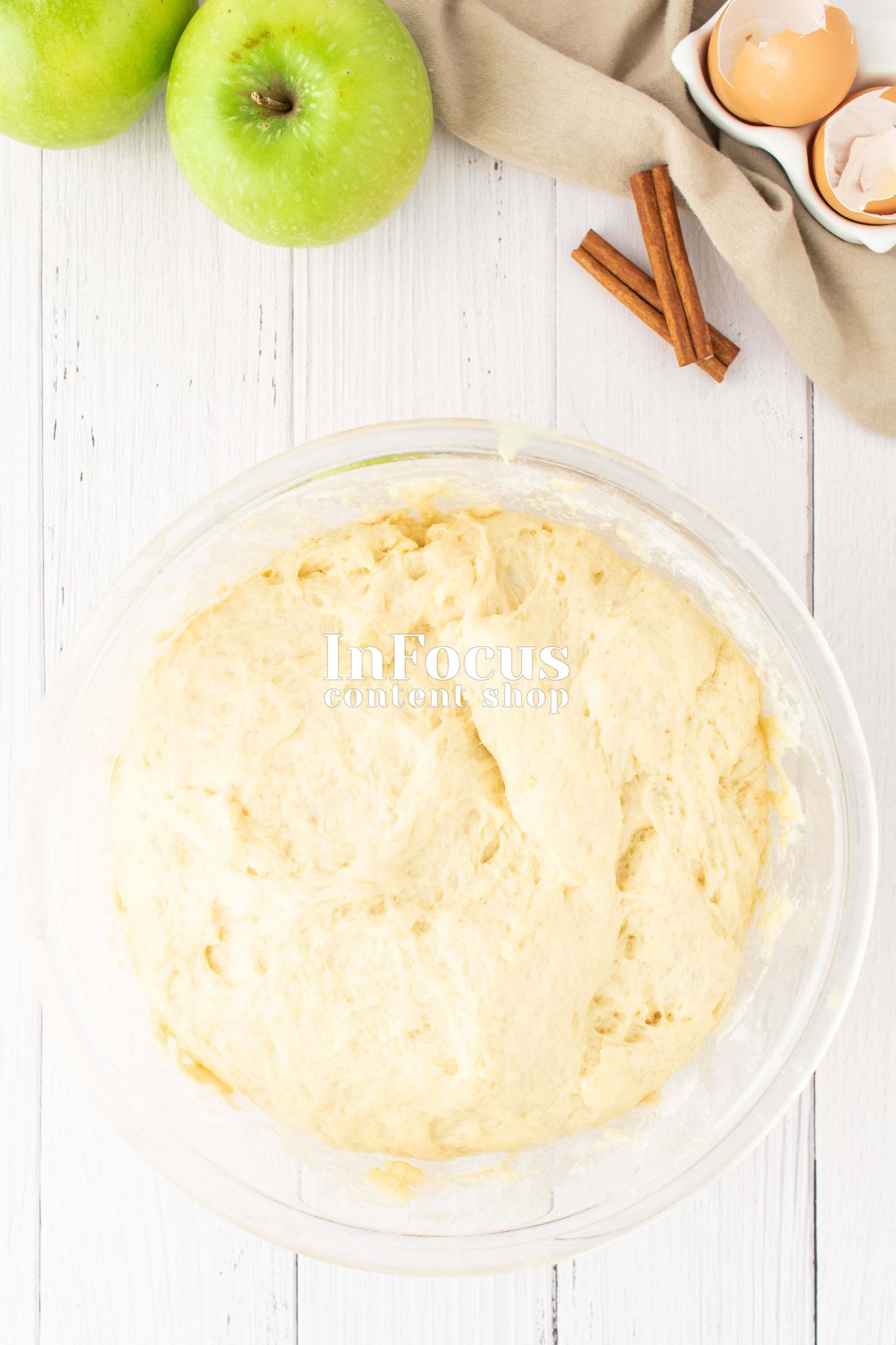 Apple Cinnamon Rolls- Exclusive