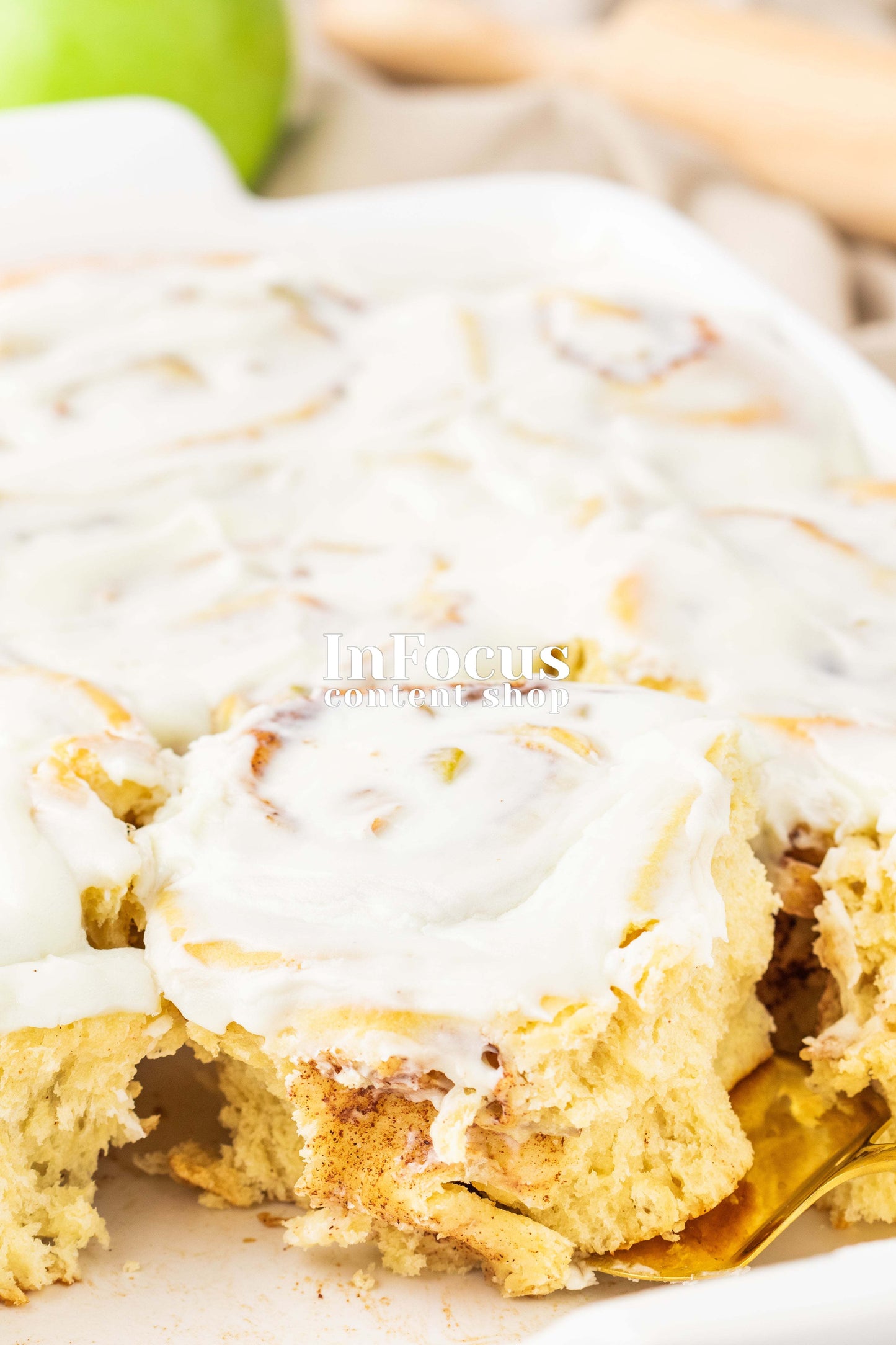 Apple Cinnamon Rolls- Exclusive