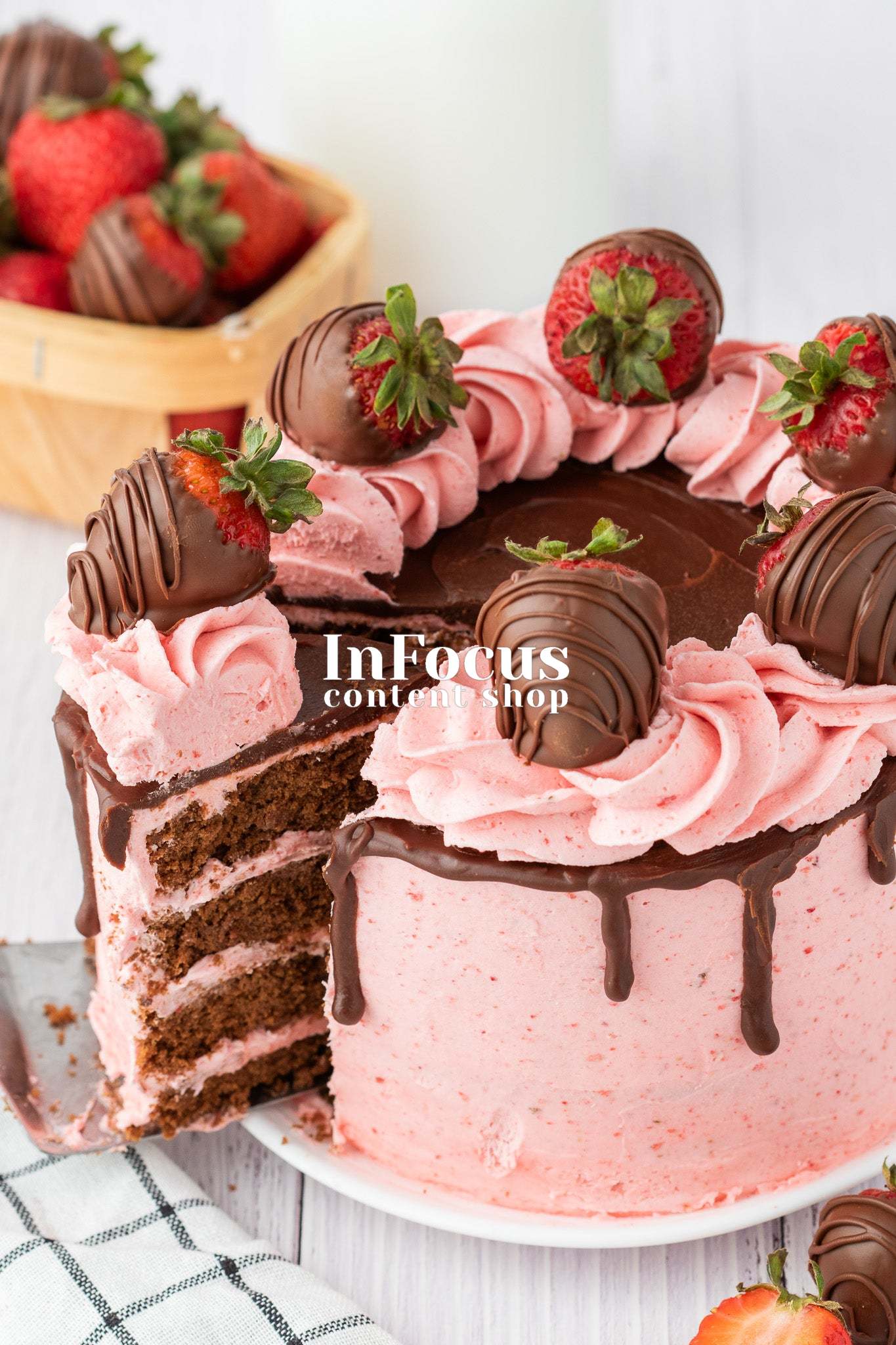 Chocolate Strawberry Cake- Semi-Exclusive Set 2