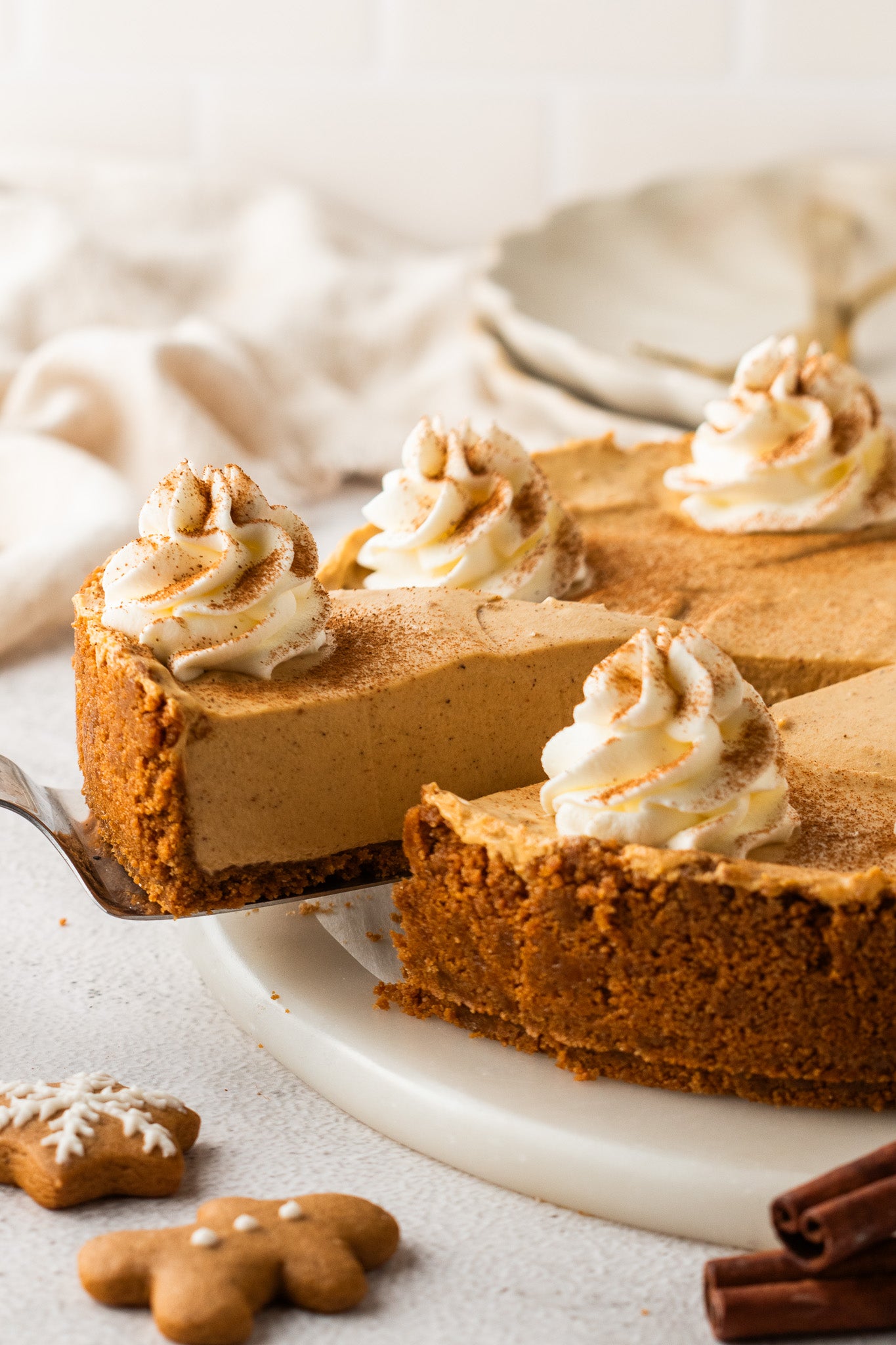 No-Bake Gingerbread Cheesecake- Exclusive