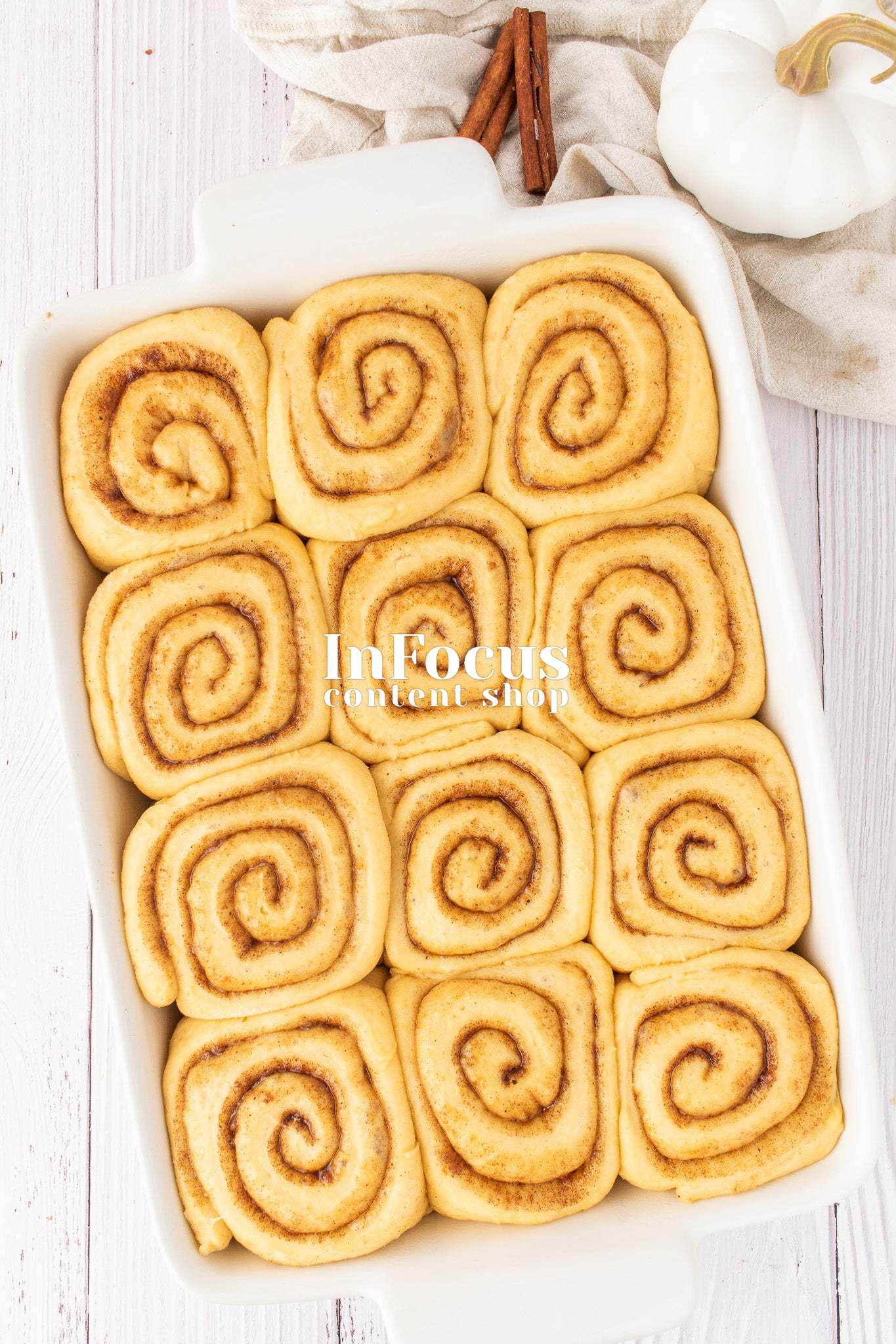 Pumpkin Cinnamon Rolls- Exclusive