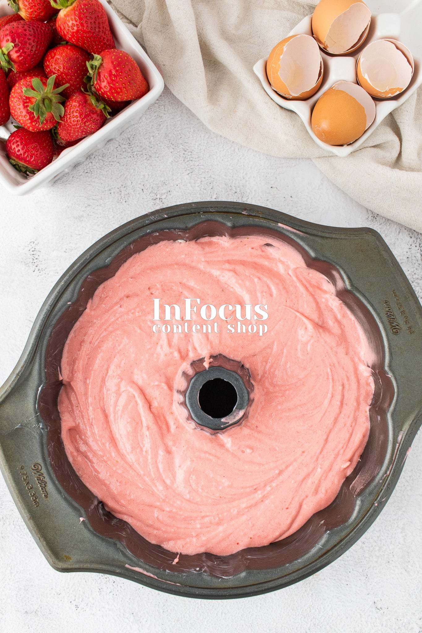 Strawberry Bundt Cake- Exclusive