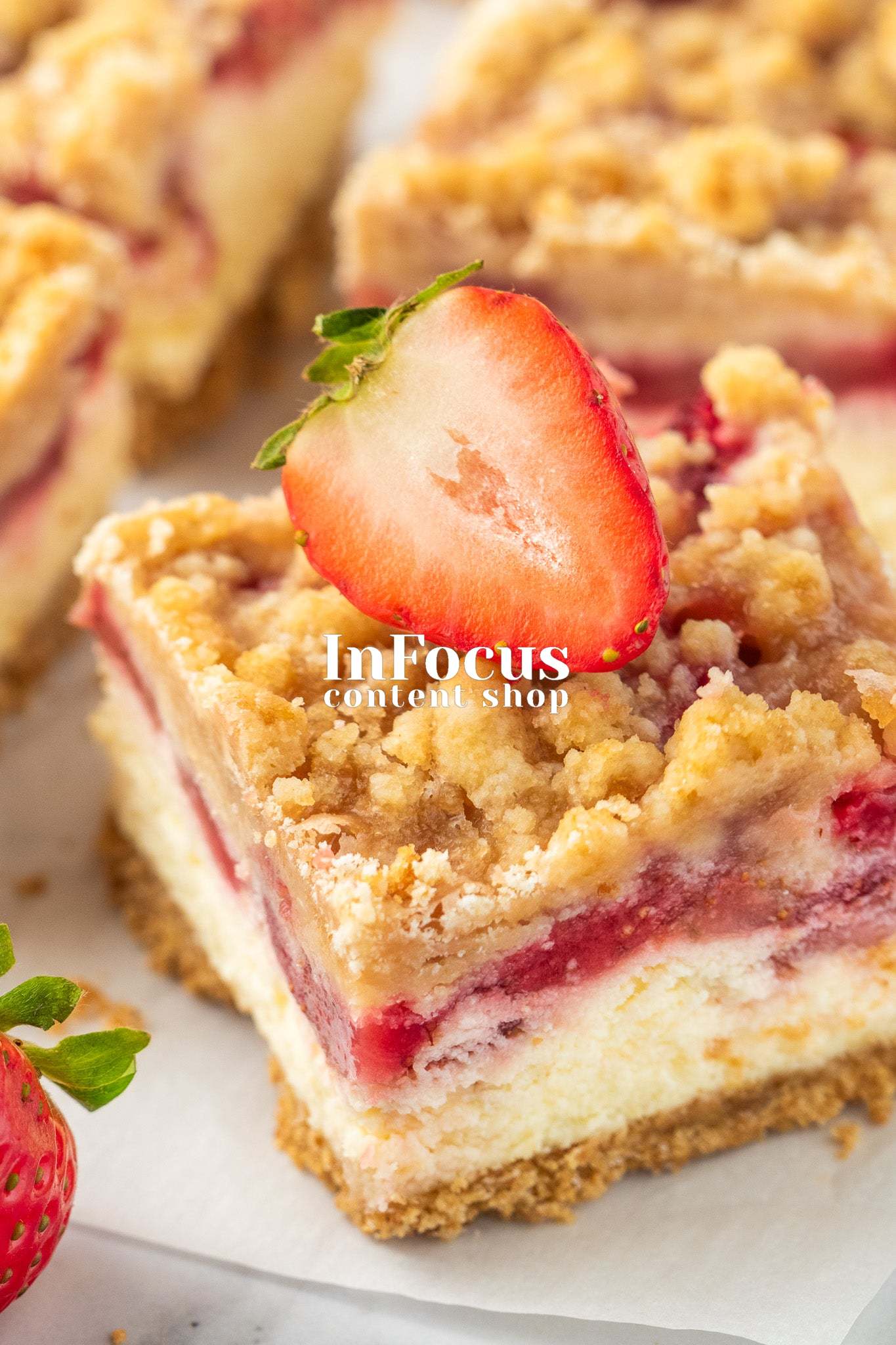 Strawberry Crumble Cheesecake Bars- Exclusive