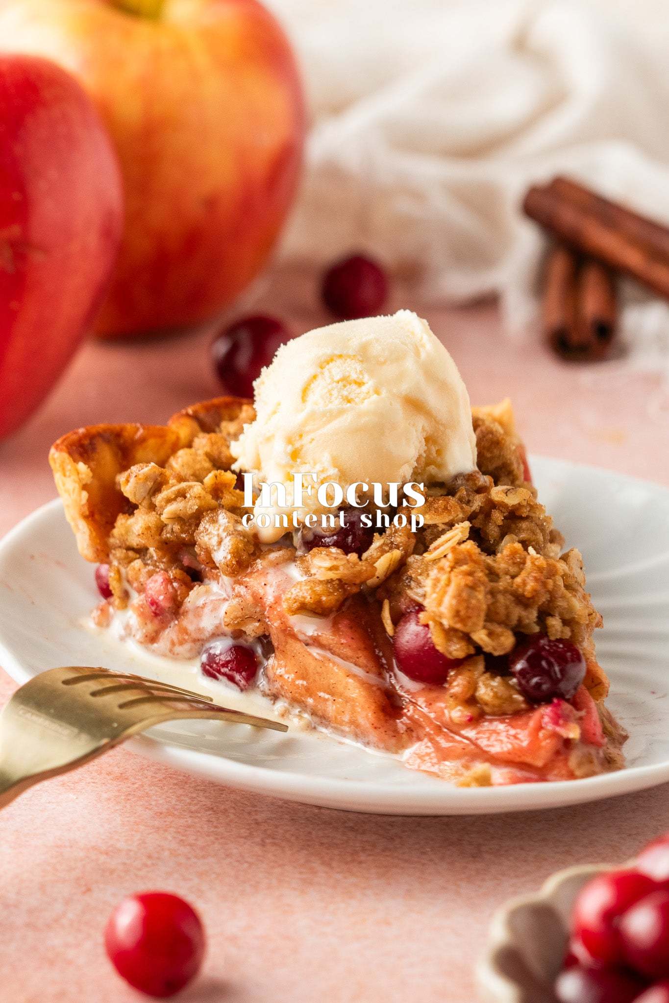 Apple Cranberry Crumble Pie- Exclusive