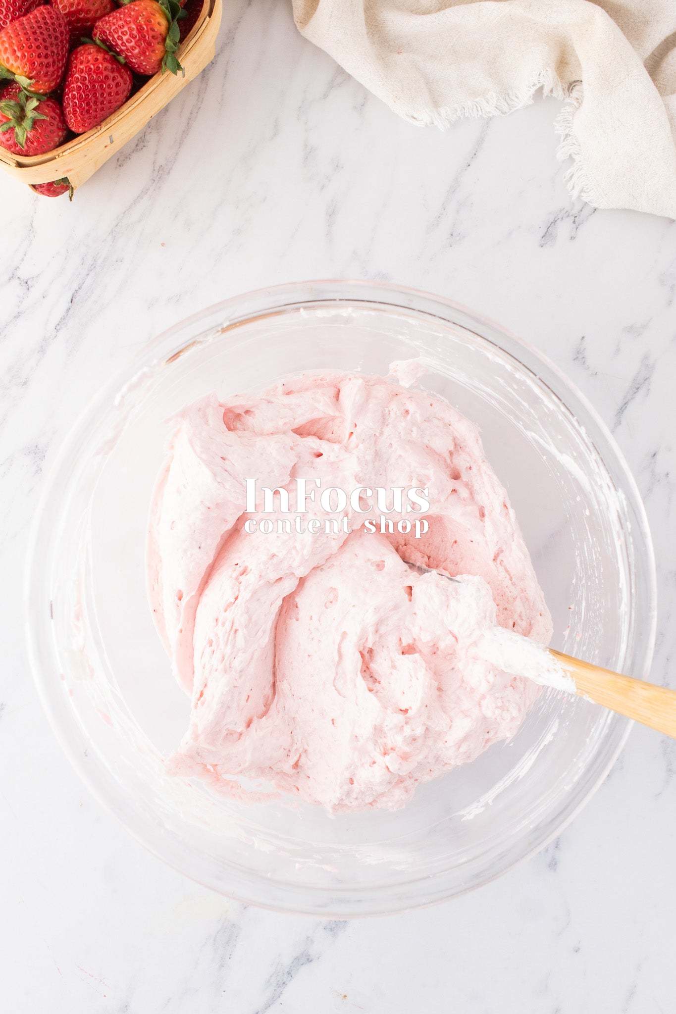 Mini Strawberry Cheesecakes (No-Bake Filling)- Exclusive
