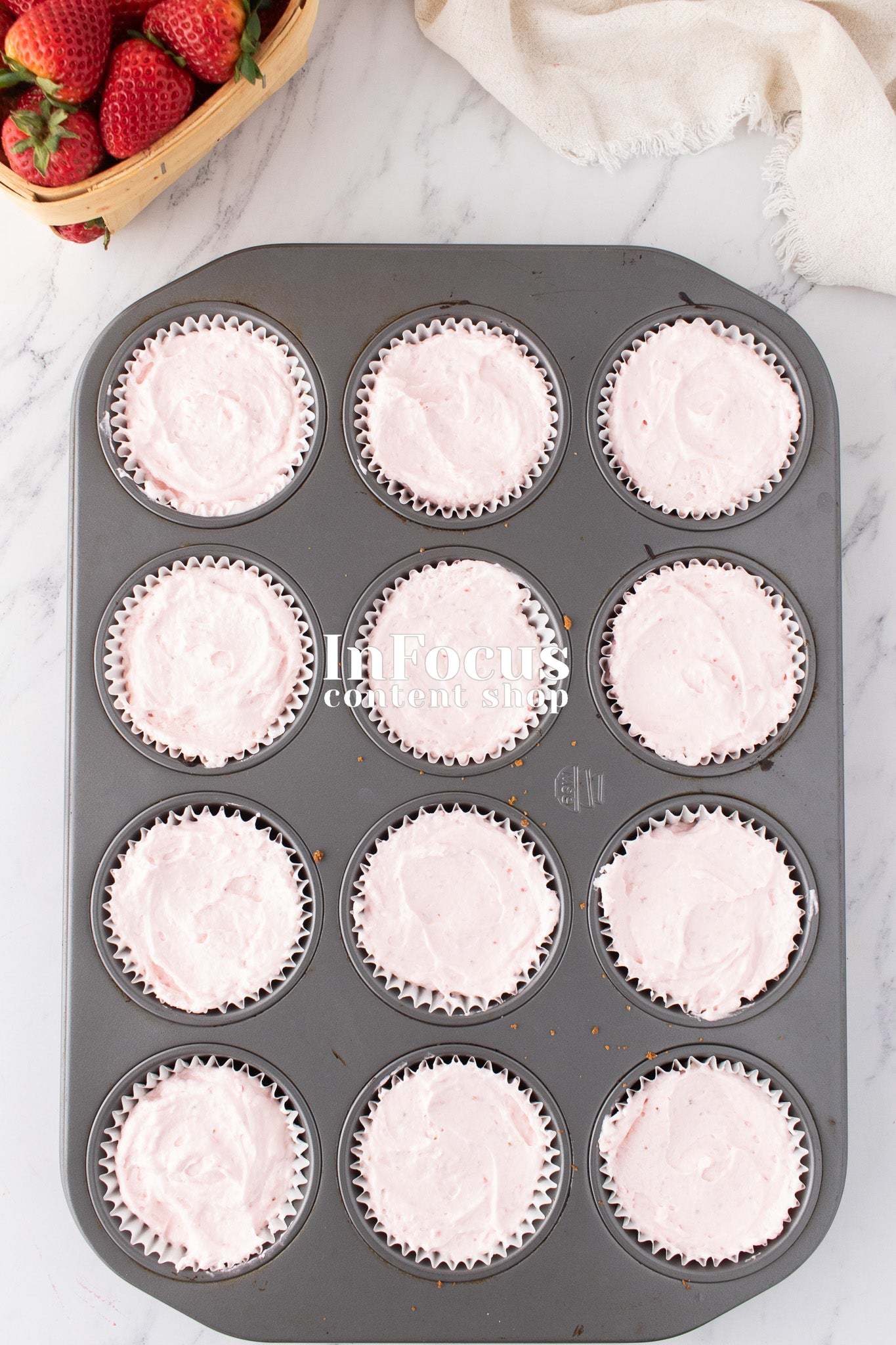 Mini Strawberry Cheesecakes (No-Bake Filling)- Exclusive