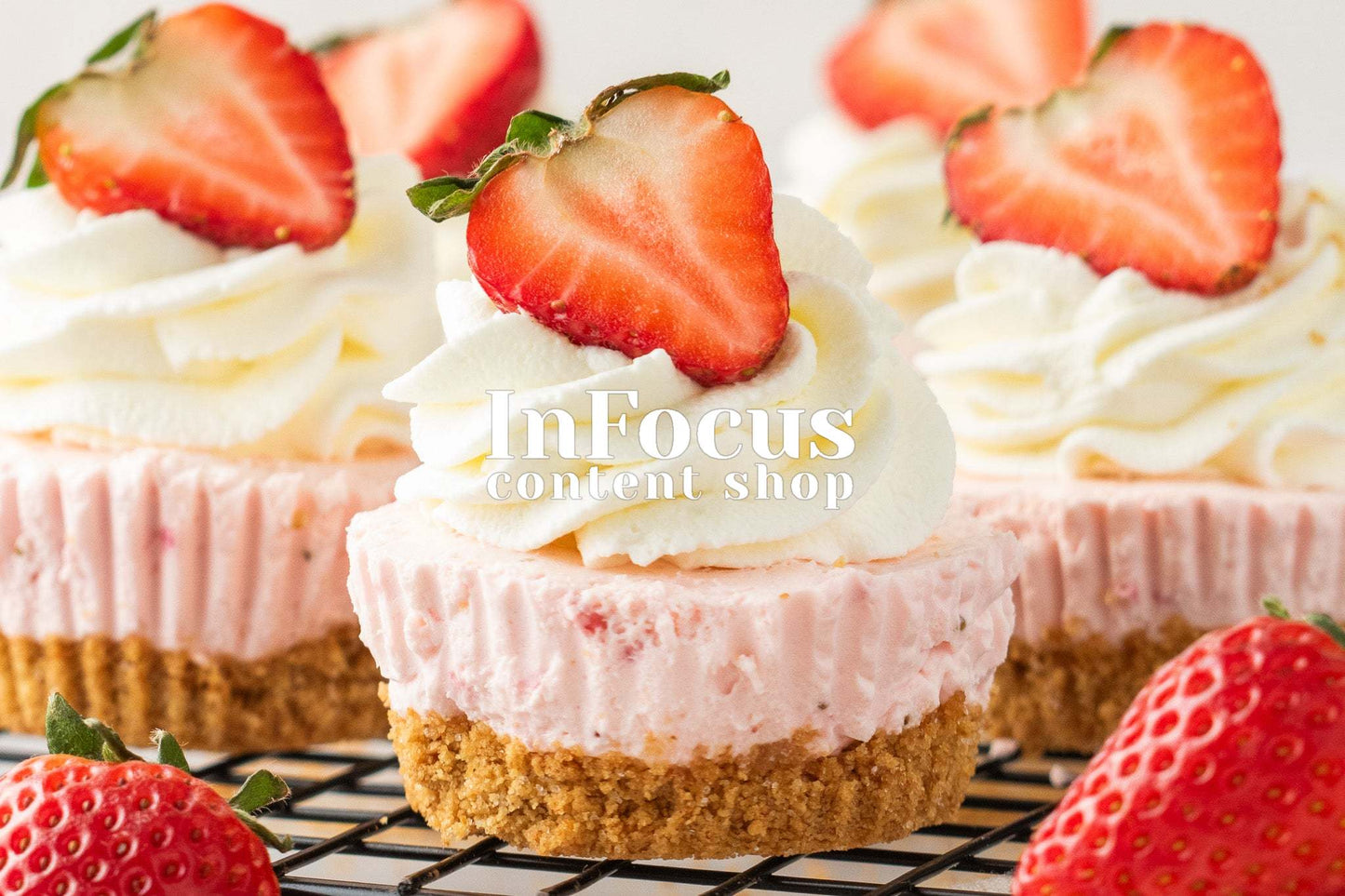 Mini Strawberry Cheesecakes (No-Bake Filling)- Exclusive