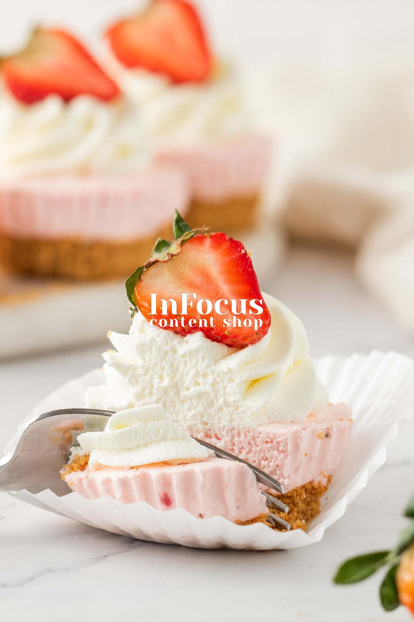 Mini Strawberry Cheesecakes (No-Bake Filling)- Exclusive