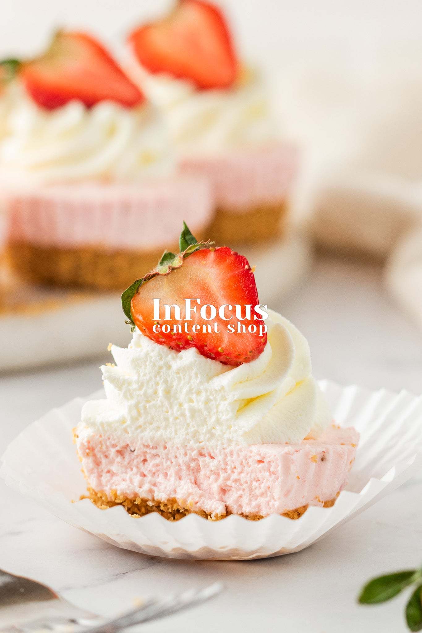 Mini Strawberry Cheesecakes (No-Bake Filling)- Exclusive