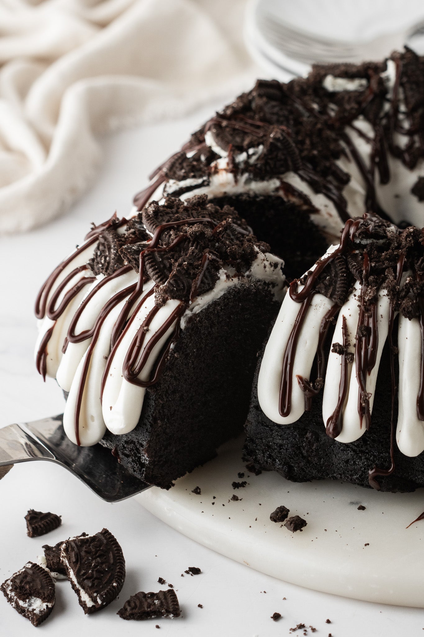 Oreo Bundt Cake- Exclusive