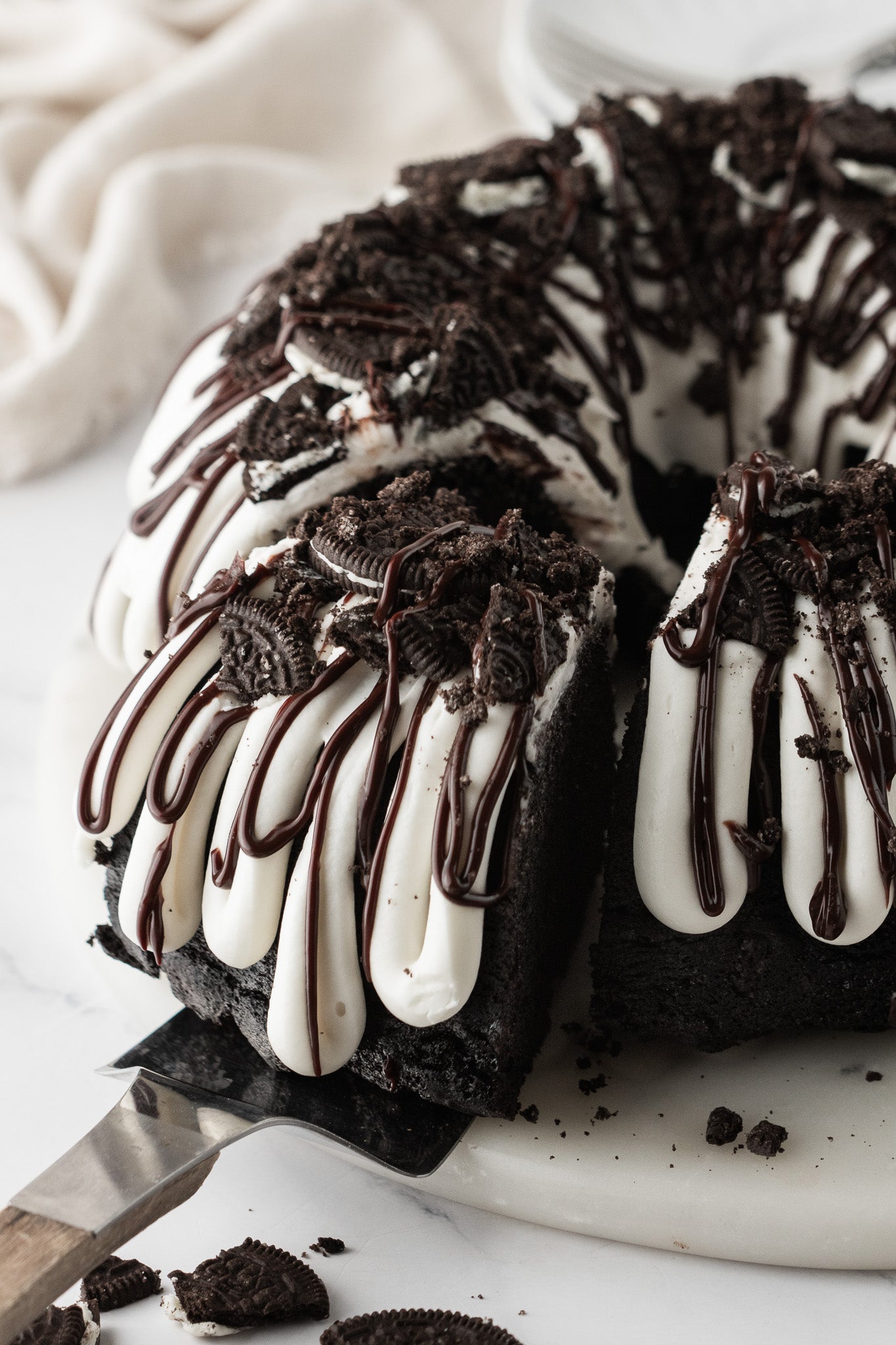 Oreo Bundt Cake- Exclusive