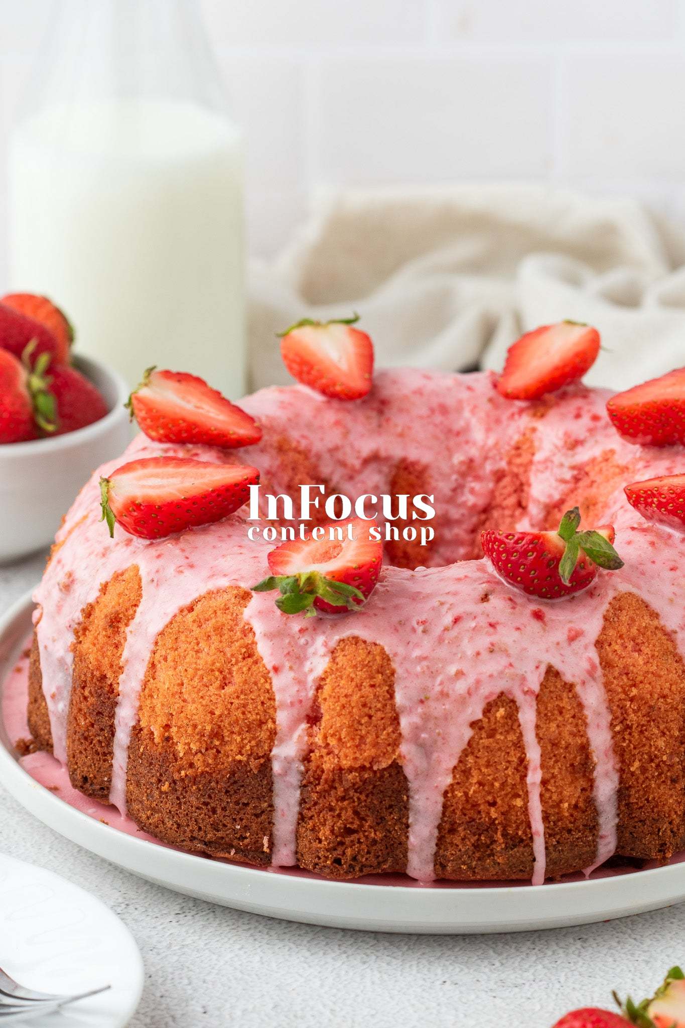 Strawberry Bundt Cake- Exclusive
