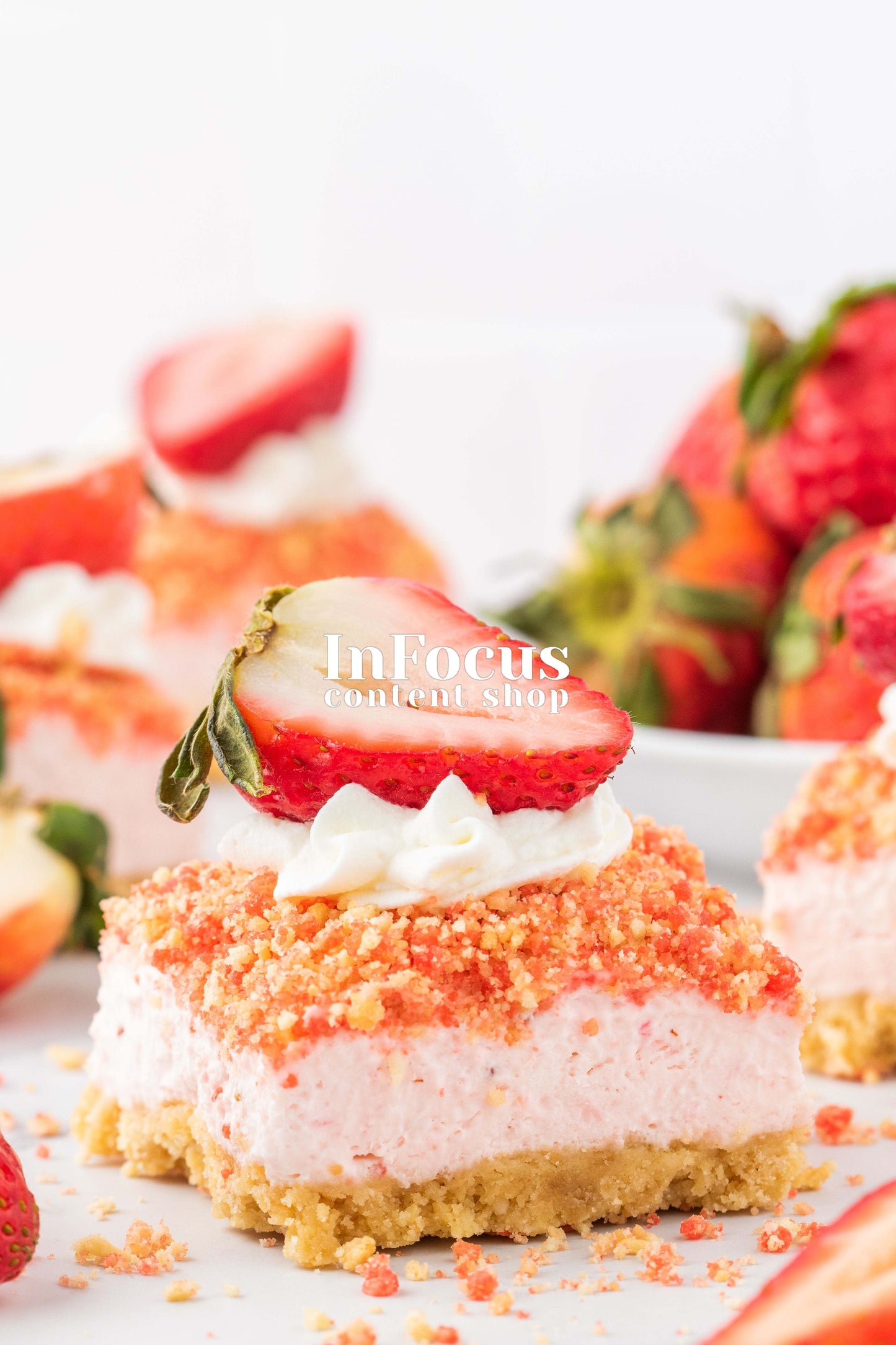 Strawberry Crunch Cheesecake Bars- Exclusive
